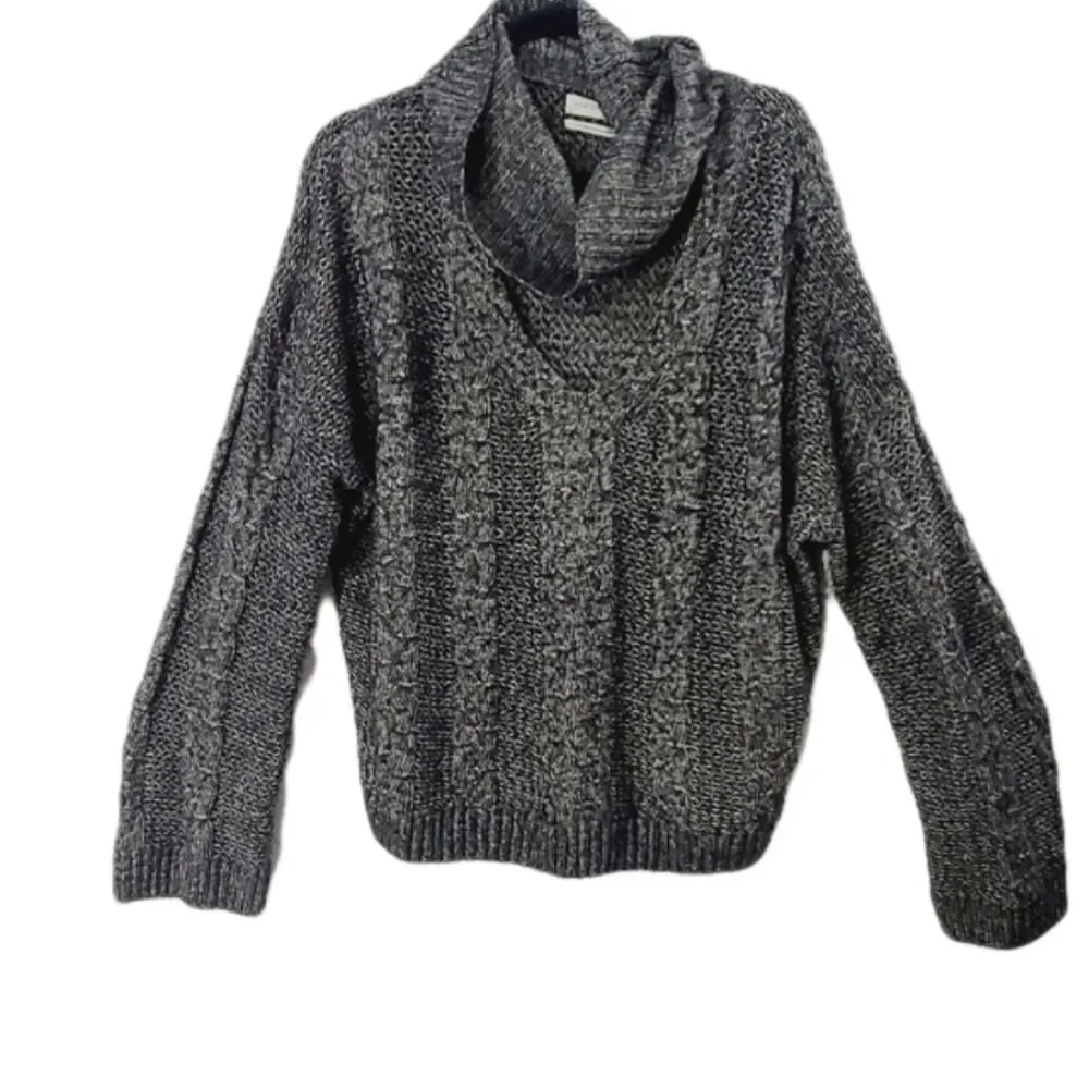 Urban outfitters oversized attached scarf V neck Knit sweater size large